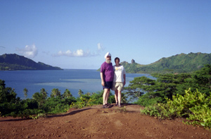 Gobi and Becky o Huahine